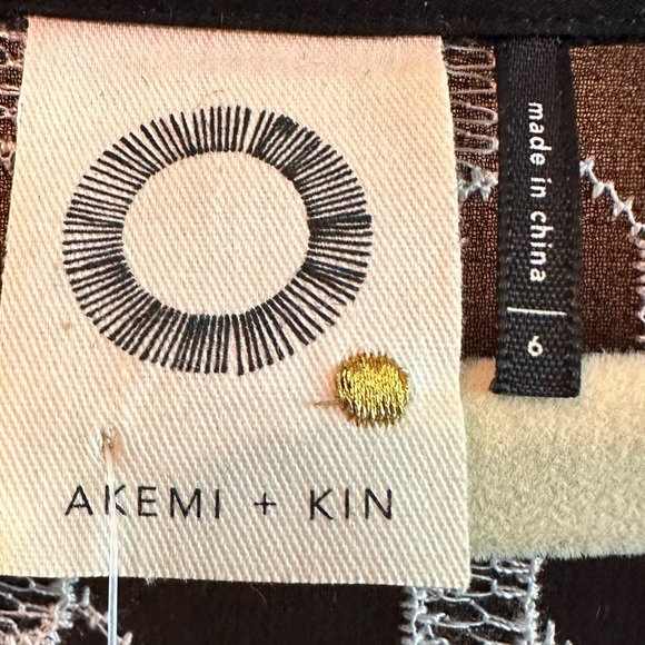 AKEMI + KIN ANTHRPOLOGIE Black White Floral Eyelet Embroidered Mini Dress Size 6 - Picture 11 of 12